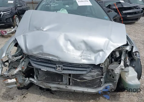 2000 Honda Civic Dx z USA, uszkodzony, nr VIN 2HGEJ644XYH104197